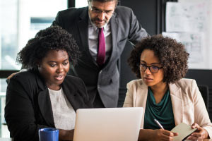 Compétences essentielles en gestion pour le milieu de travail