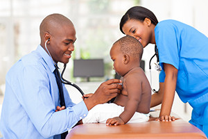 Convertirse en pediatra: Guía básica