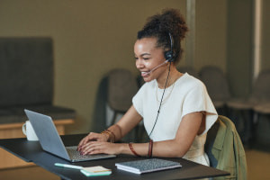 Aptitudes à la clientèle et étiquette téléphonique