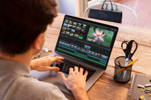 Video Editing Utilizzando Final Cut Pro e VN Video Editor