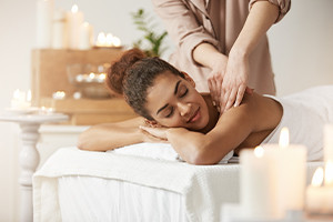 Terapia de masaje corporal superior
