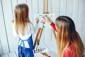 L'éducation de la petite enfance avec l'art