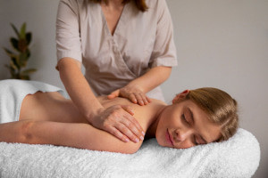 Thérapie de massage suédois: théorie et pratique