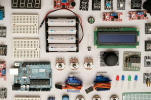 Arduino Automation & Robotics: Piano, Morse Code y RGB LED Lamp Regulator