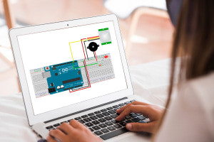 Détecteur de distance sociale et de mouvement basé sur Arduino