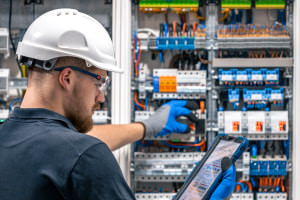 A Practical Guide to Switchgear Maintenance