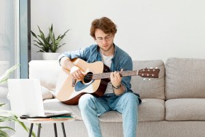 Learn Guitar: The Complete Beginner's Guide